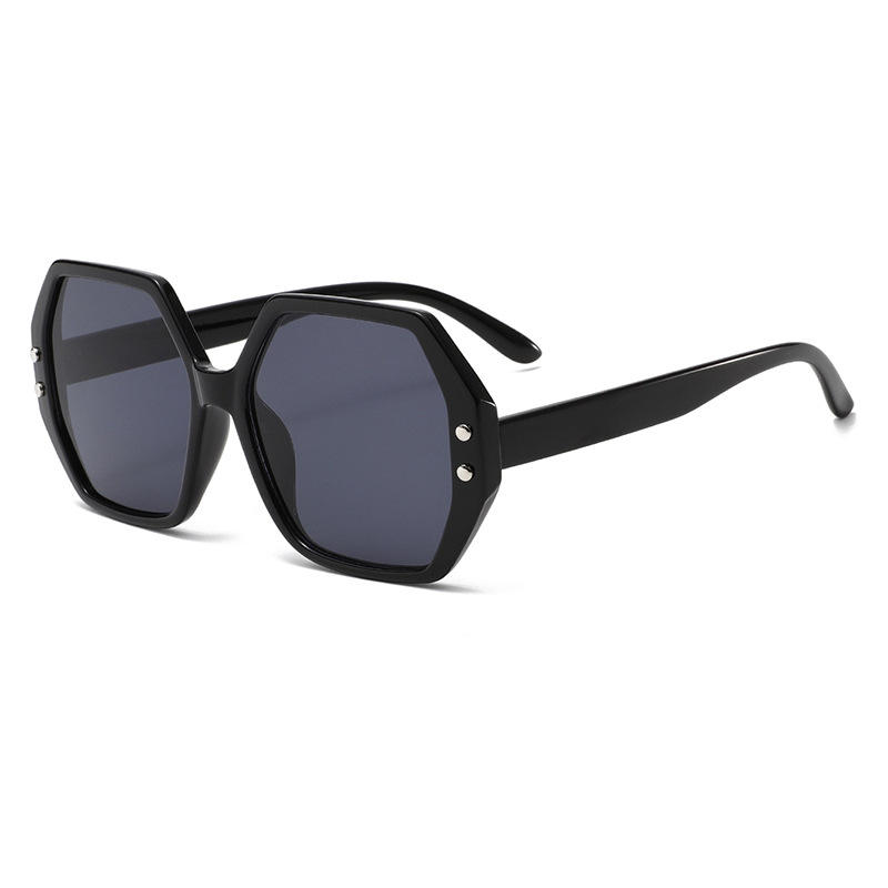 UV400 Oversized Retro-Styled PC Sunglasses WGSG2902
