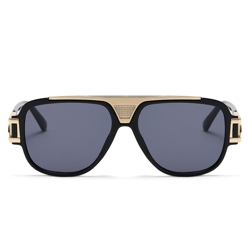UV-Protective Oversized Chunky Wayfarer Sunglasses with Premium Finish WGSG3271 (44g)