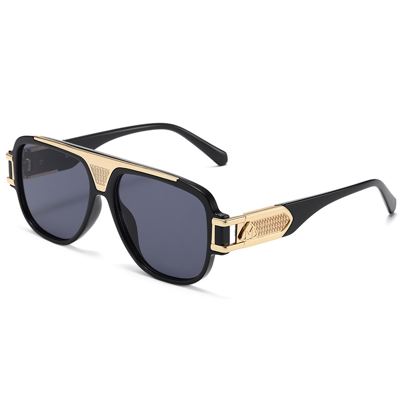 UV-Protective Oversized Chunky Wayfarer Sunglasses with Premium Finish WGSG3271 (44g)