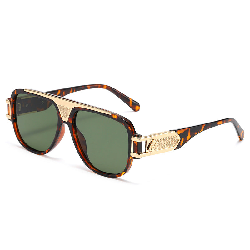 UV-Protective Oversized Chunky Wayfarer Sunglasses with Premium Finish WGSG3271 (44g)
