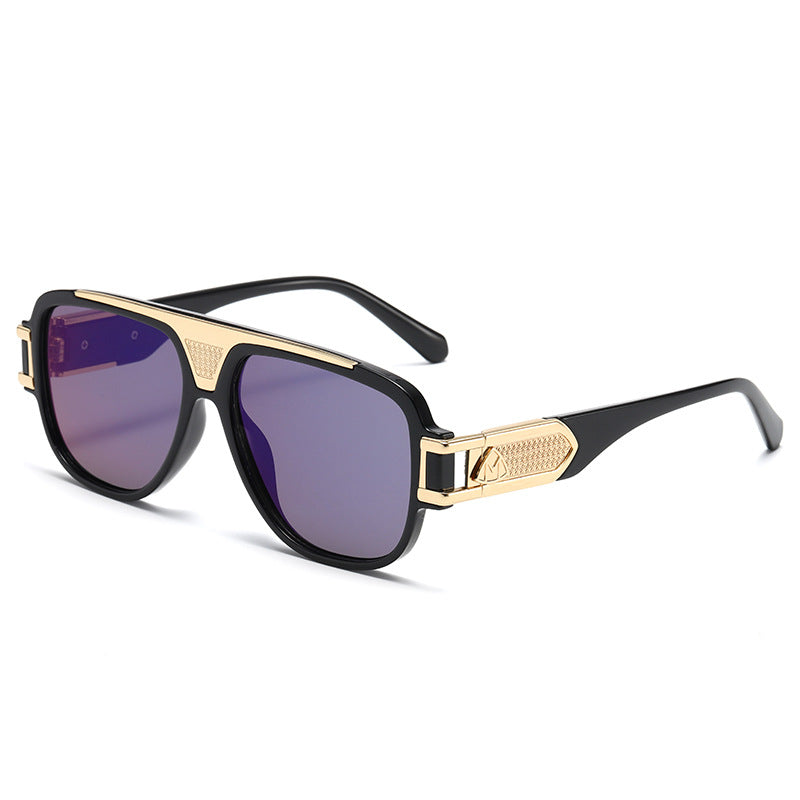 UV-Protective Oversized Chunky Wayfarer Sunglasses with Premium Finish WGSG3271 (44g)