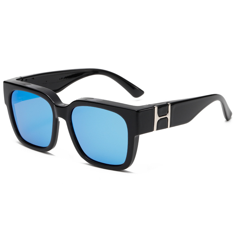 TR90 Polarised TAC Square-Frame Clip-On Sunglasses - UV Protection WGSG3429