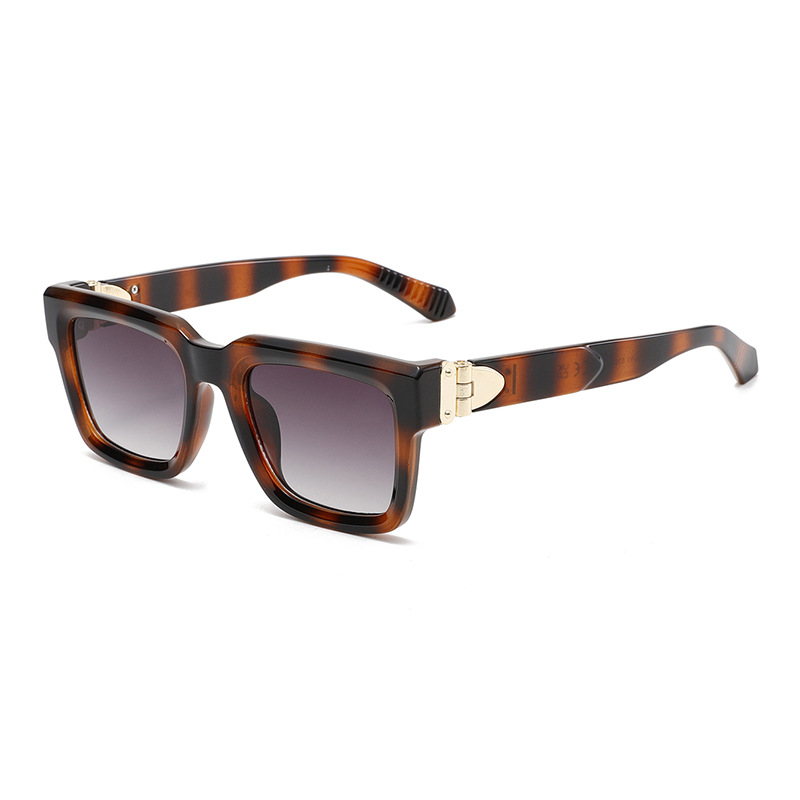 Retro-Chic Statement Square-Frame UV400 Sunglasses WGSG3490