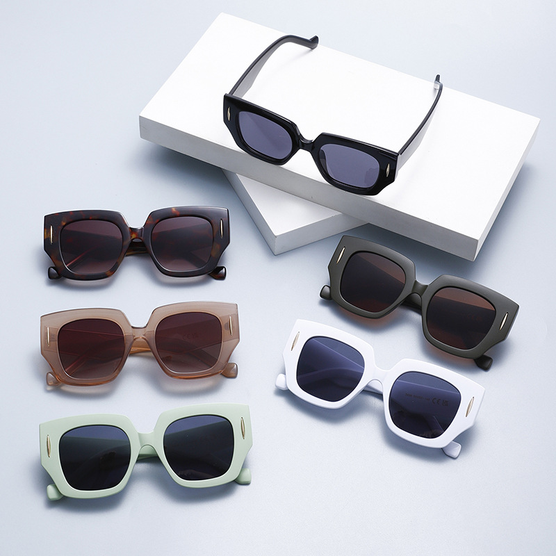 Fashion PC&Metal-Framed Oversized UV400 Sunglasses WGSG3496 47g