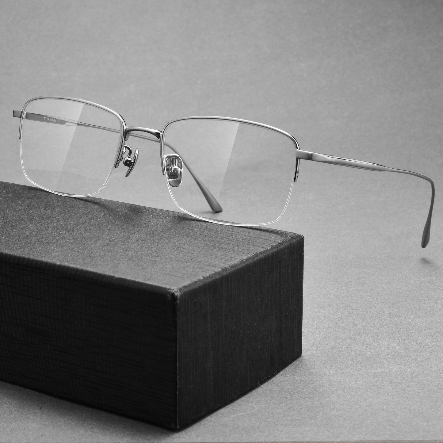 Classic Titanium Glasses WGXHMIES1907-WOOglasses
