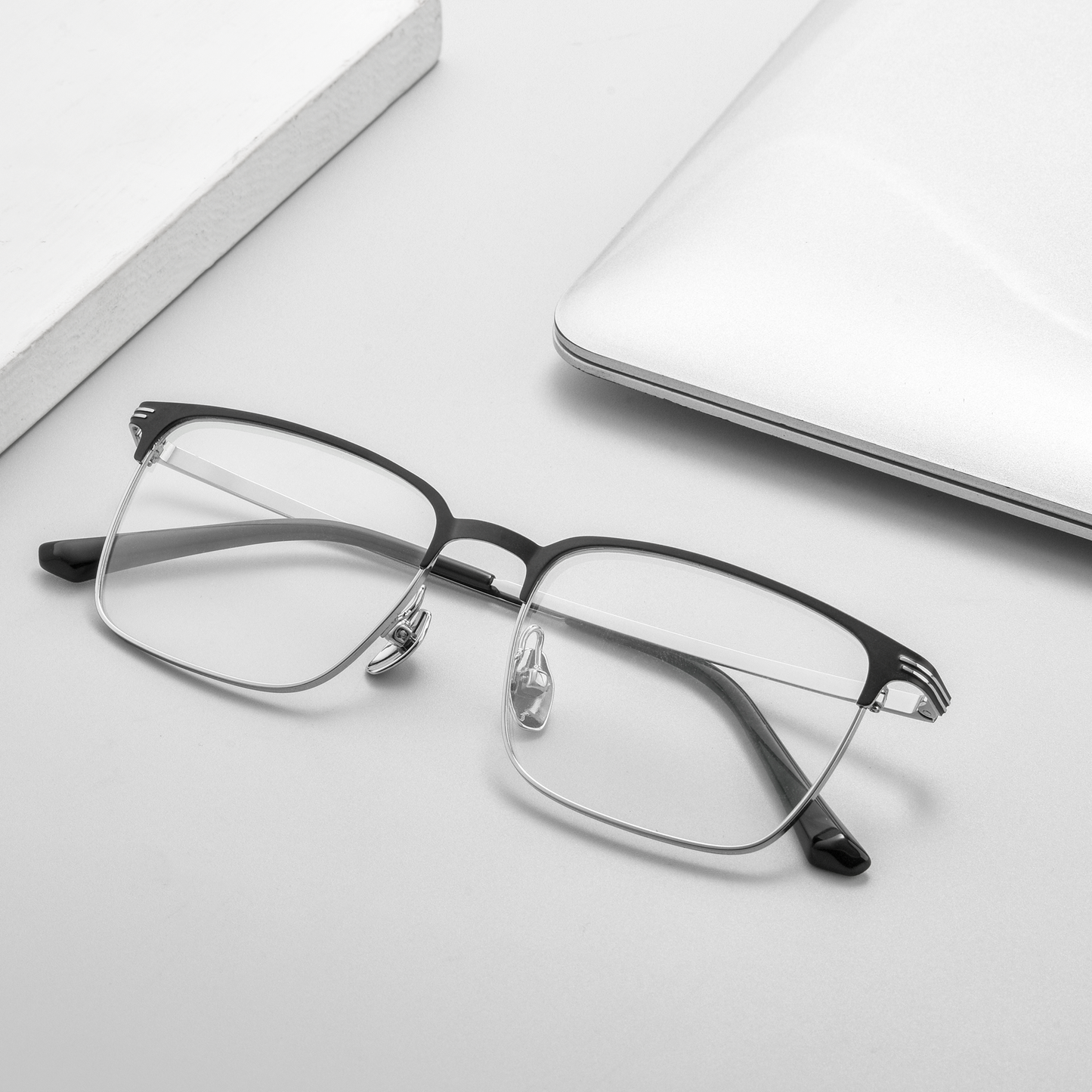Classic Titanium Glasses WGXHR7906T-WOOglasses