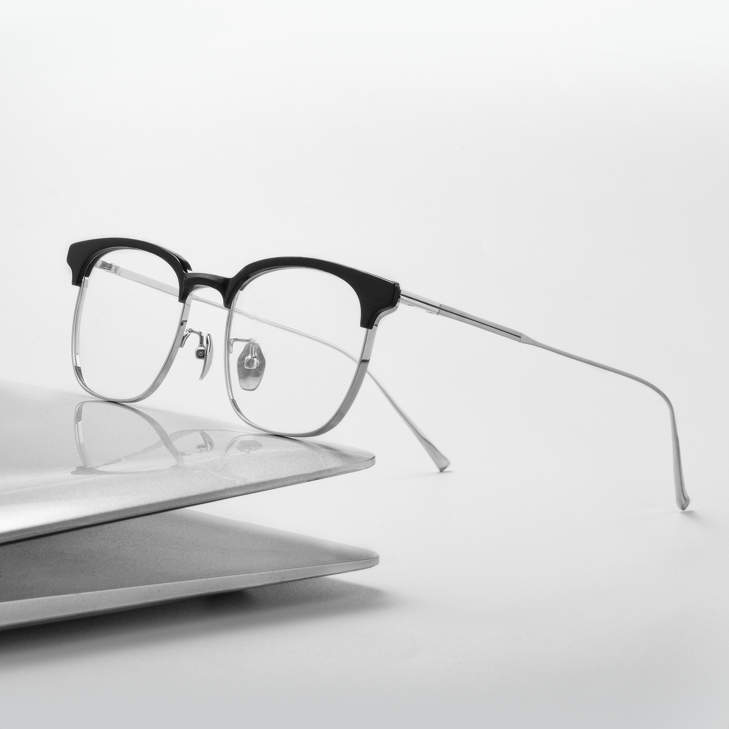 Classic Titanium Glasses WGXHR7909T-WOOglasses