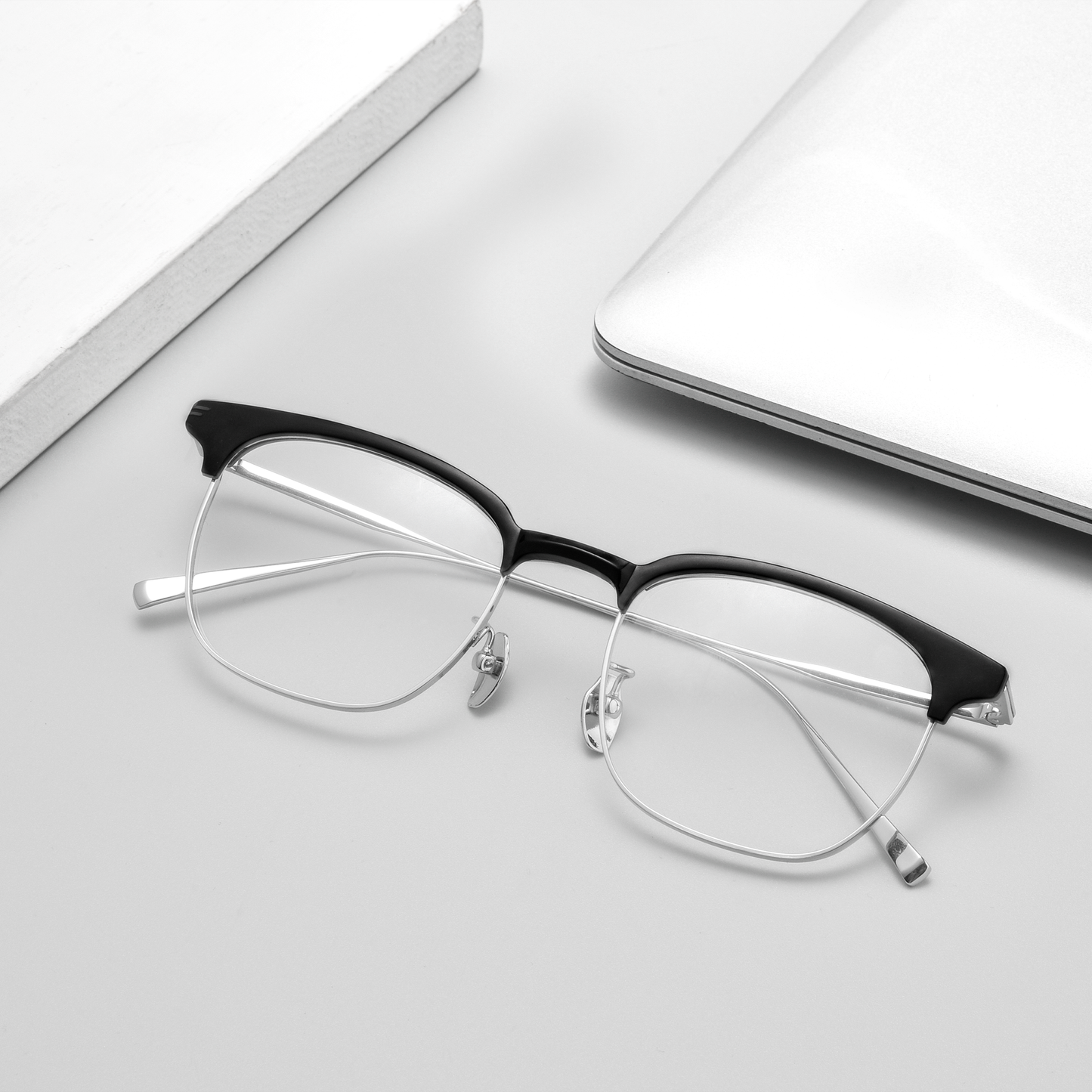 Classic Titanium Glasses WGXHR7909T-WOOglasses