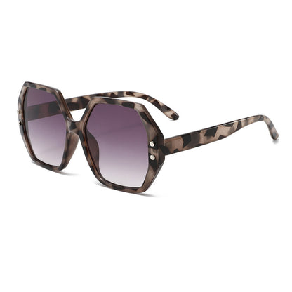 UV400 Oversized Retro-Styled PC Sunglasses WGSG2902
