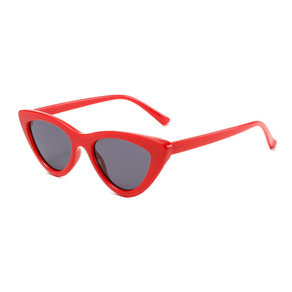 Featherlight UV400 Retro Cat-Eye PC Sunglasses WGSG3009