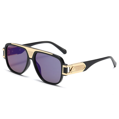UV-Protective Oversized Chunky Wayfarer Sunglasses with Premium Finish WGSG3271 (44g)