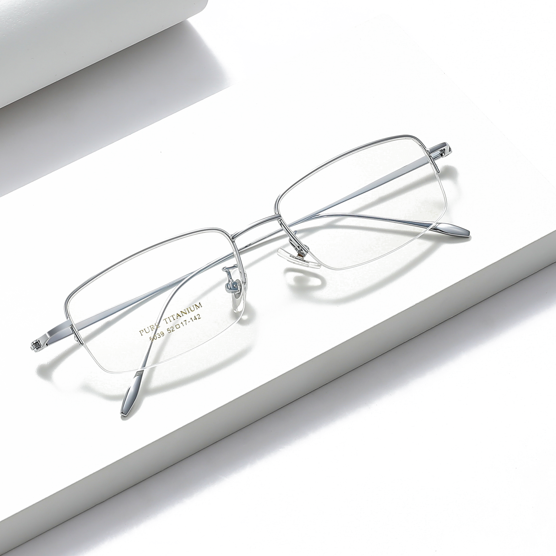 Classic Titanium Glasses WGXH8039T-WOOglasses