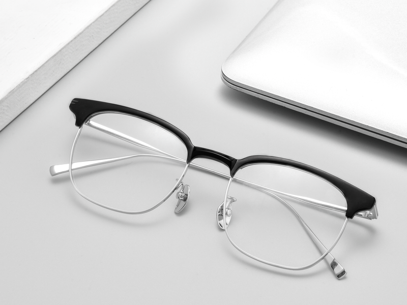 Classic Titanium Glasses WGXHR7909T-WOOglasses